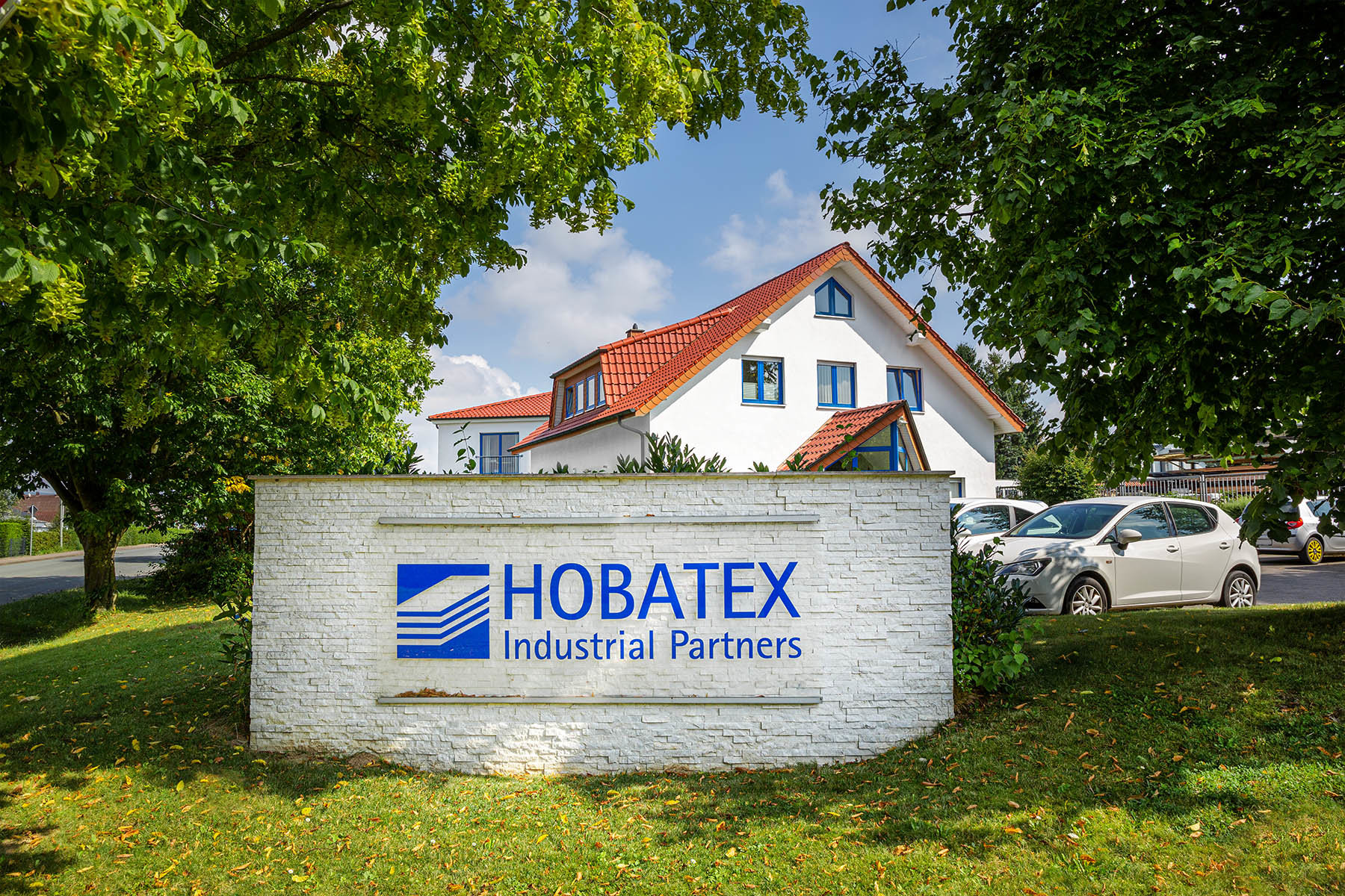 Chipboard - Wood materials - Products - HOBATEX GmbH Industrial Partners