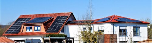 Photovoltaikanlage, eigener Strom, autark sein, Bürogebäude und Lagerhalle